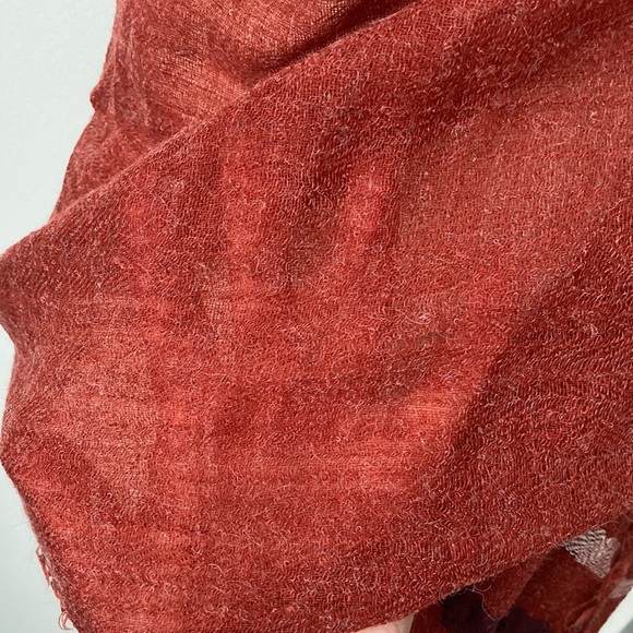 Scarf & Wrap - Picture 9 of 14